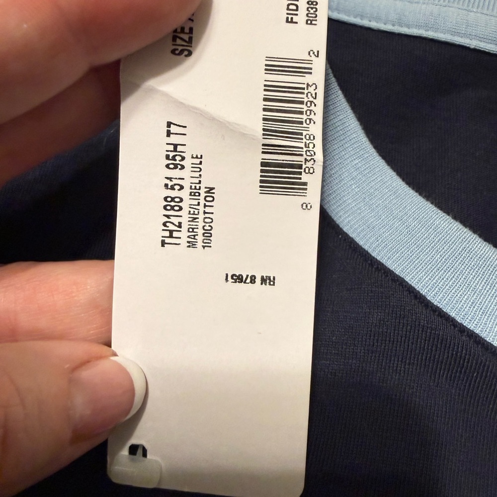 Lacoste Men's Dark Blue T-Shirt with Light Blue Accents - Picture 4 of 7